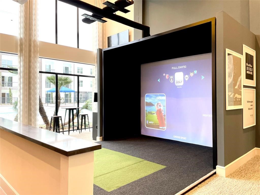 401 West 25th Street, Unit 1144 Houston, TX 77008 - Photo 28 of 42 a view of entryway