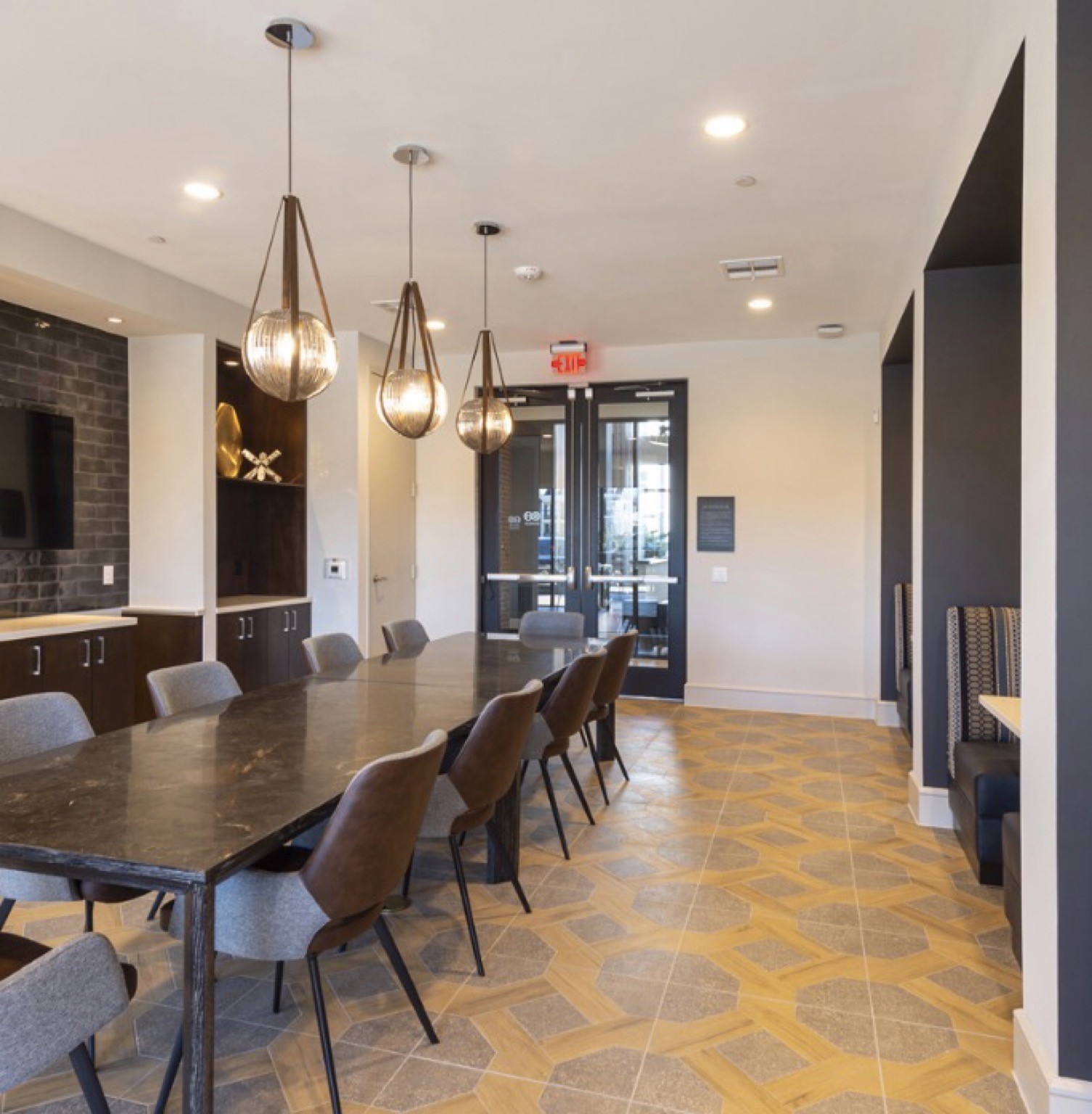 401 West 25th Street, Unit 1144 Houston, TX 77008 - Photo 33 of 42 a dinning area with chandelier and kitchen view