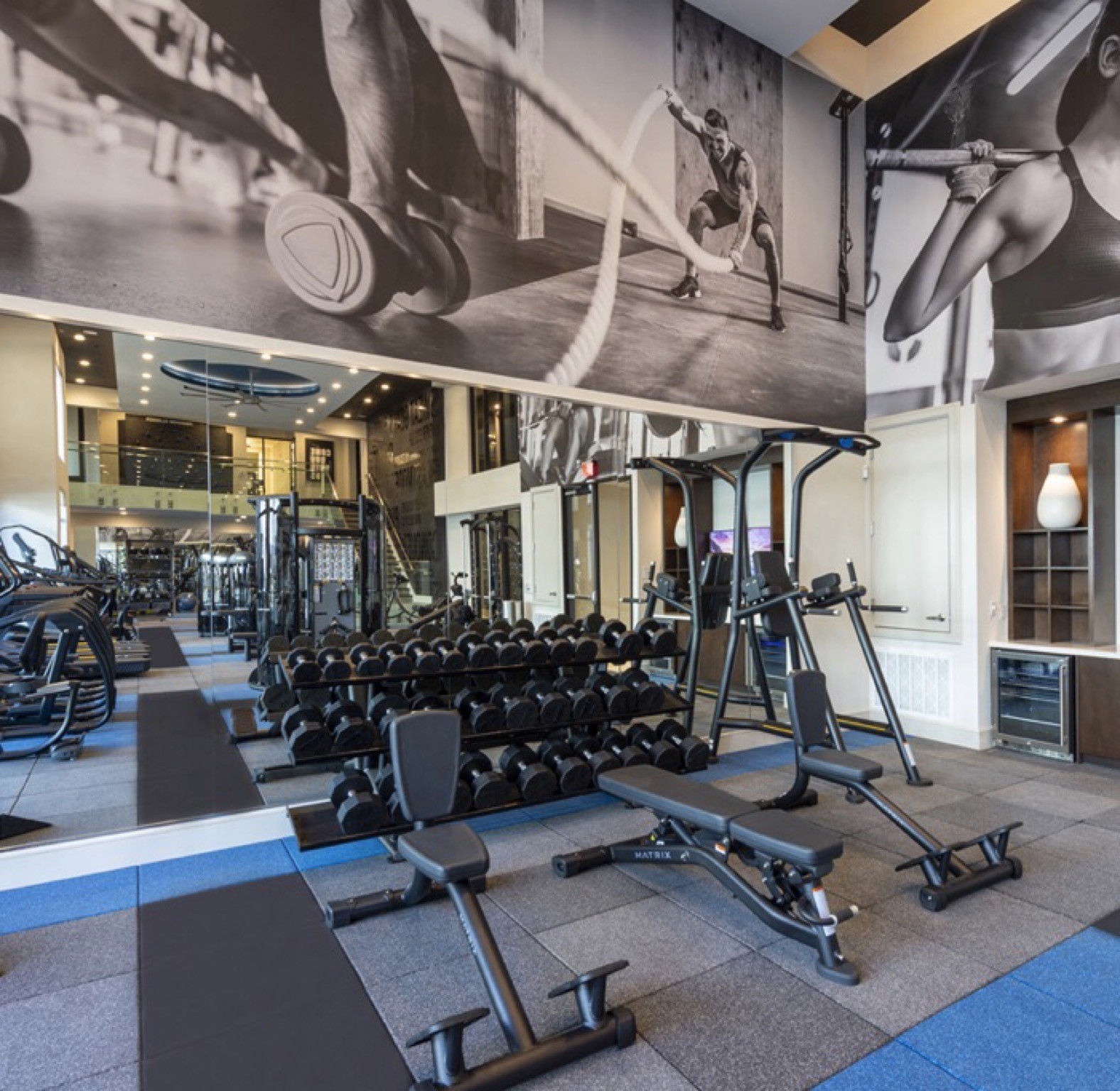 401 West 25th Street, Unit 1144 Houston, TX 77008 - Photo 35 of 42 a view of a room with gym equipment