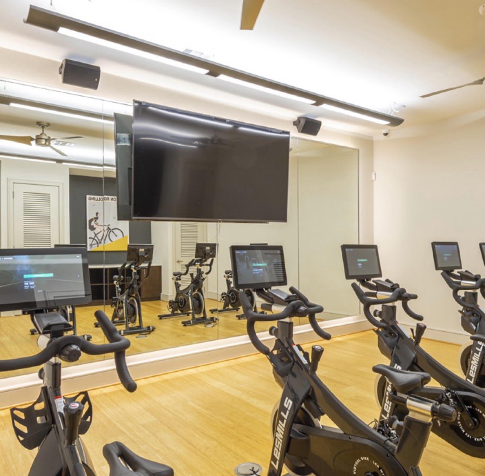 401 West 25th Street, Unit 1144 Houston, TX 77008 - Photo 42 of 42 a view of a room with gym equipment