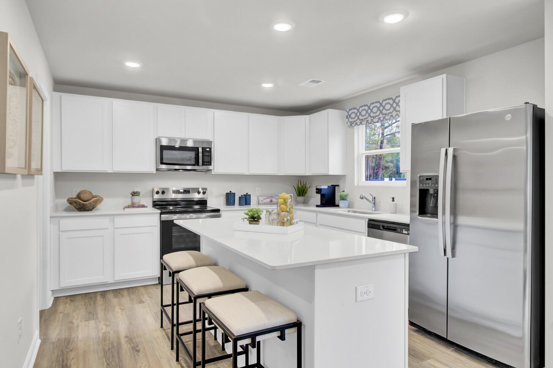 4115 Rising Tide Drive Summerville, SC 29485 - Photo 8 of 48 Kitchen Island