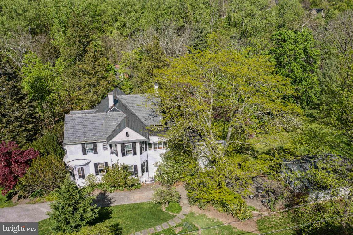 1807 Kenway Road Baltimore, MD 21209 - Photo 38 of 54 an aerial view of a house with a yard