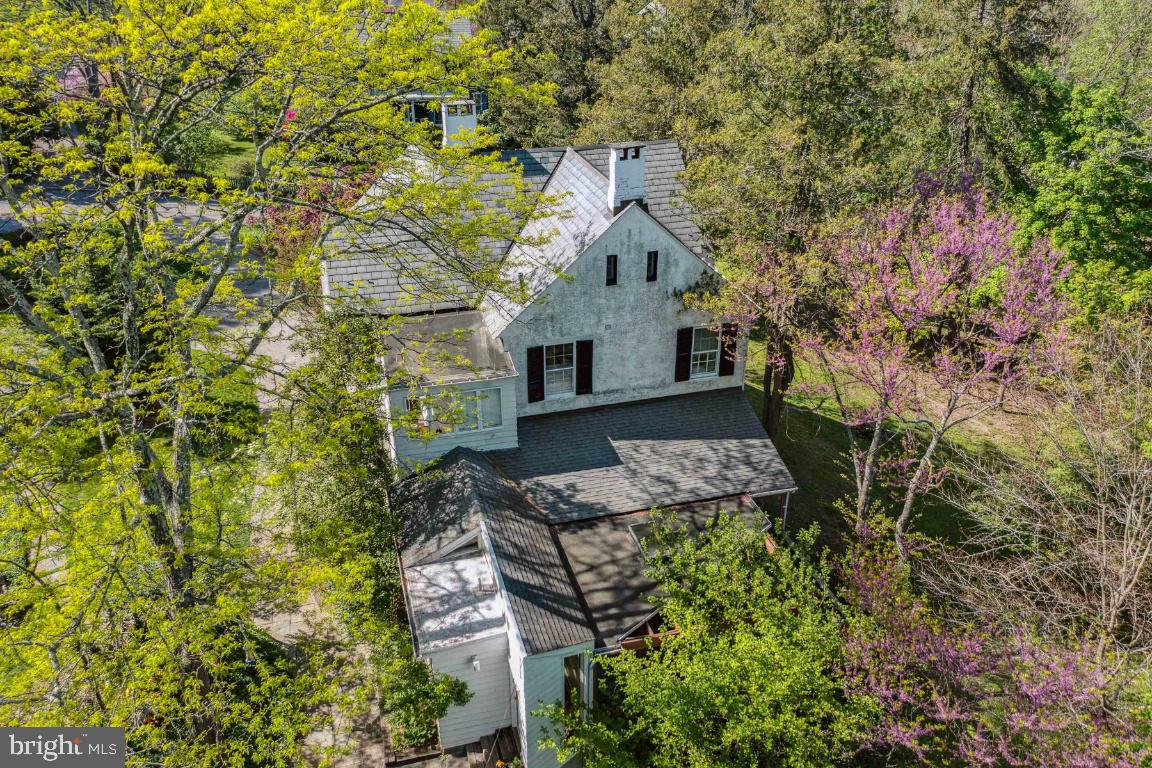 1807 Kenway Road Baltimore, MD 21209 - Photo 39 of 54 front view of a house with a yard