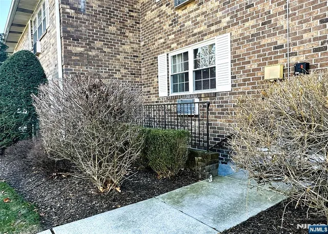 $2,100 | 66 South Franklin Turnpike, Unit 72, Ramsey, NJ 07446