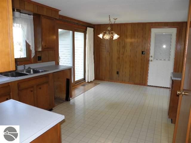5132 Vance Road Grawn, MI 49637 - Photo 24 of 25 1734222-23.JPG