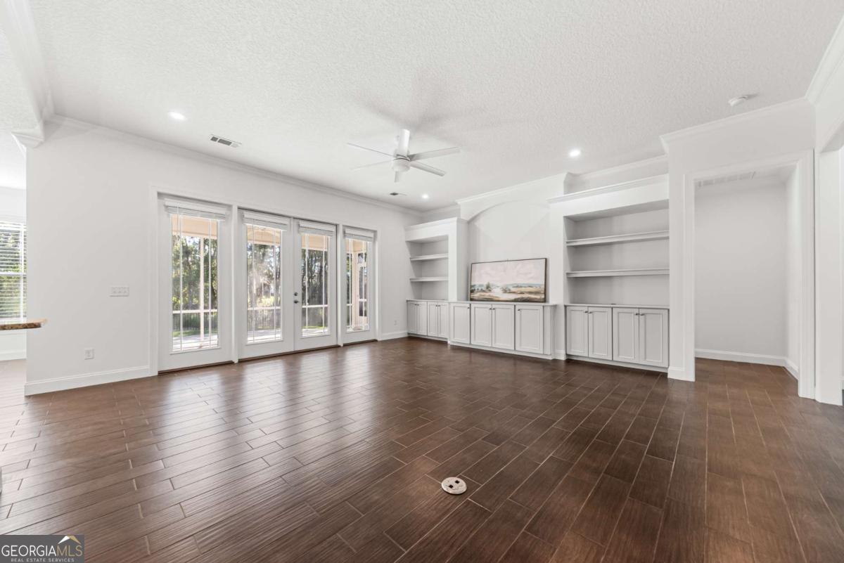 402 The Strand St. Marys, GA 31558 - Photo 8 of 39