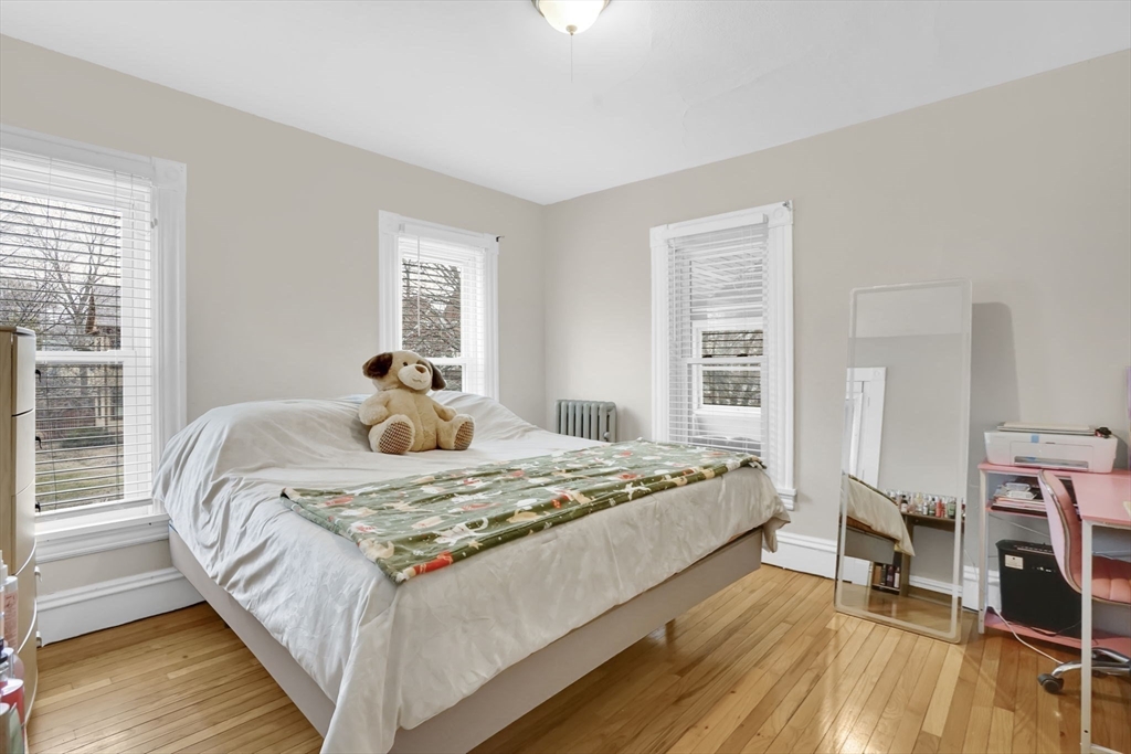 40 Laurel Street Holyoke, MA 01040 - Photo 16 of 42