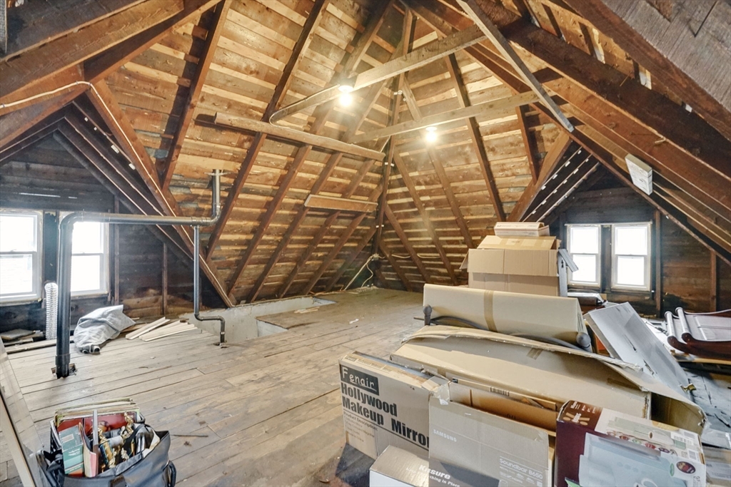 40 Laurel Street Holyoke, MA 01040 - Photo 21 of 42