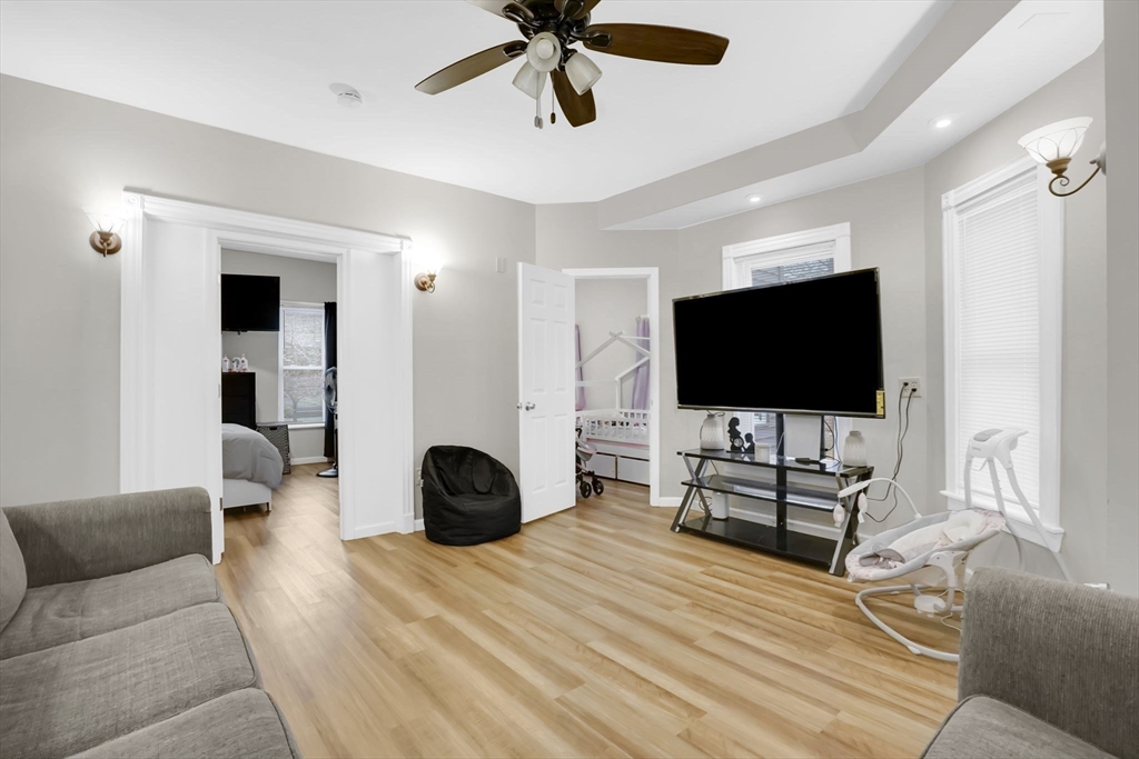 40 Laurel Street Holyoke, MA 01040 - Photo 24 of 42