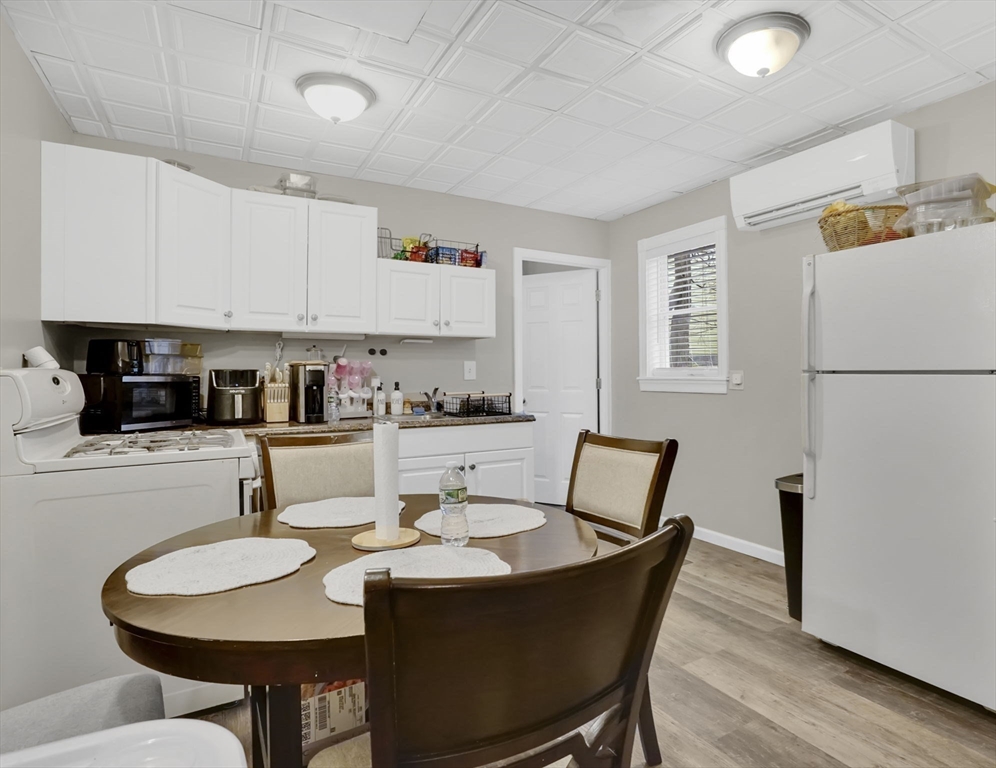 40 Laurel Street Holyoke, MA 01040 - Photo 28 of 42