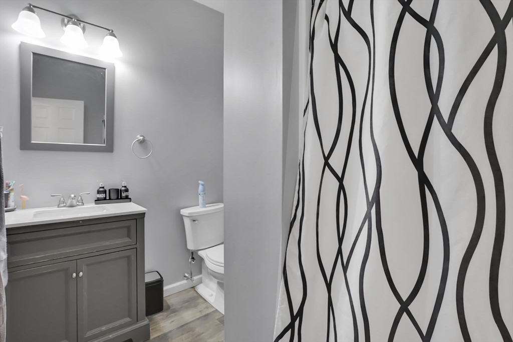 40 Laurel Street Holyoke, MA 01040 - Photo 31 of 42