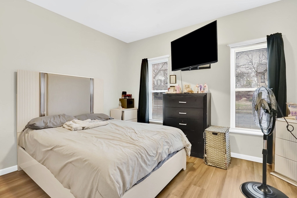 40 Laurel Street Holyoke, MA 01040 - Photo 32 of 42