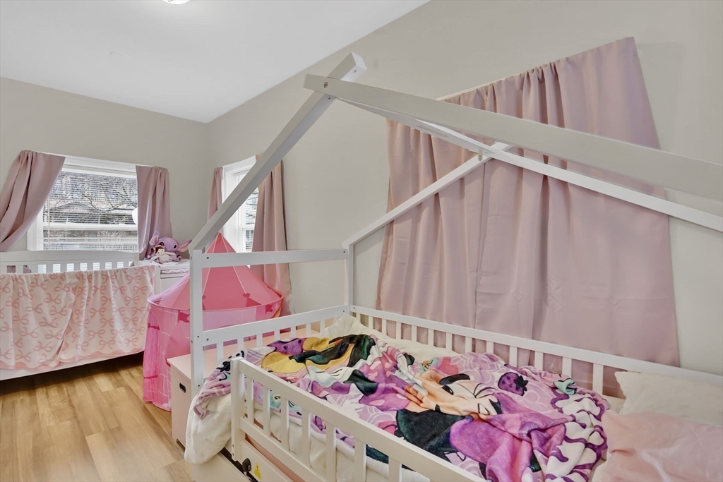 40 Laurel Street Holyoke, MA 01040 - Photo 35 of 42