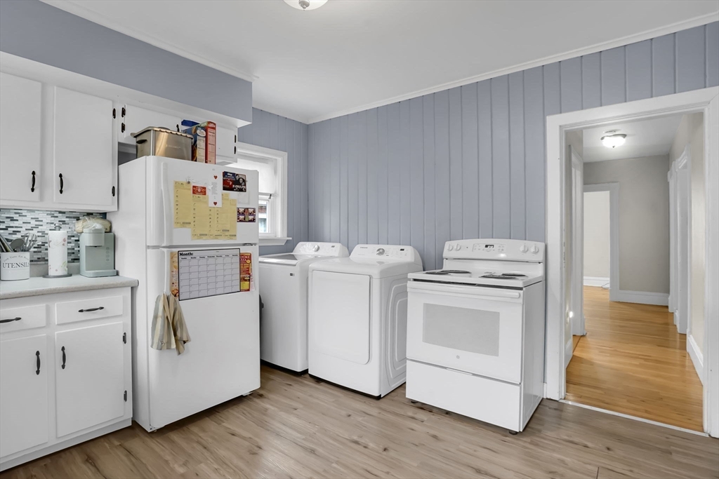 40 Laurel Street Holyoke, MA 01040 - Photo 5 of 42