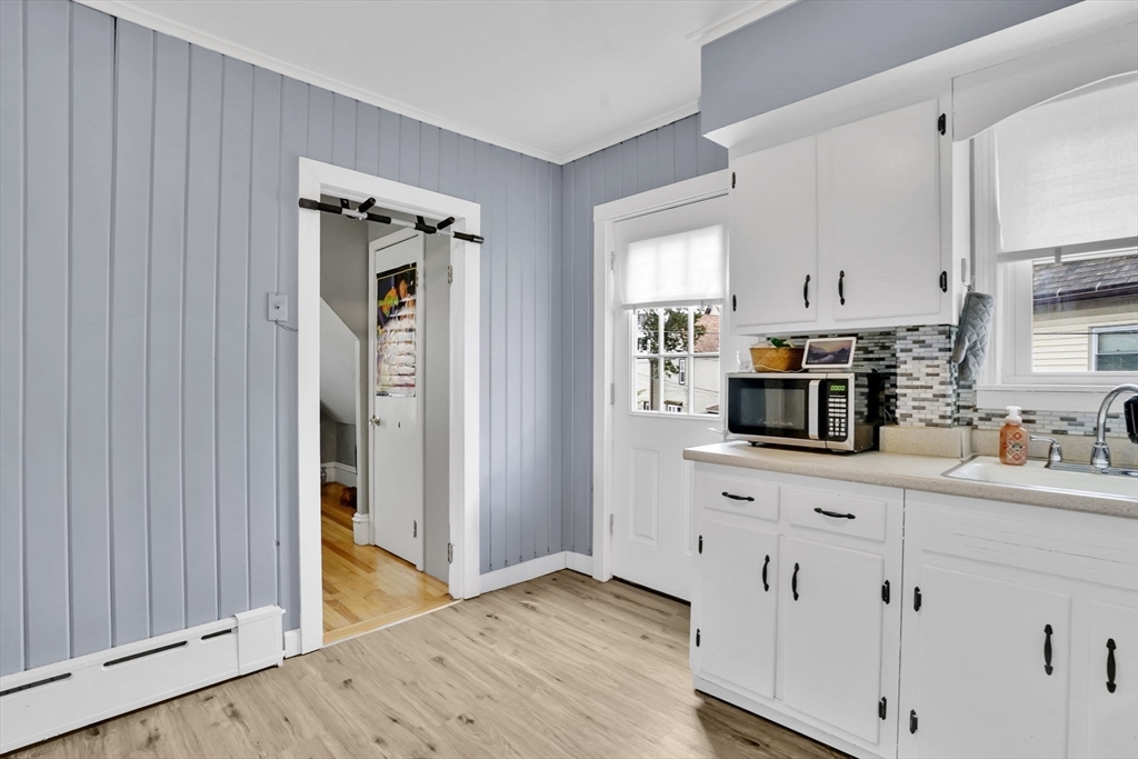 40 Laurel Street Holyoke, MA 01040 - Photo 6 of 42