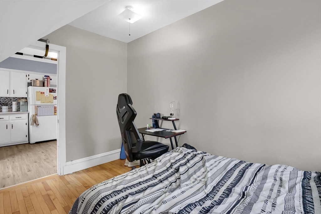 40 Laurel Street Holyoke, MA 01040 - Photo 8 of 42