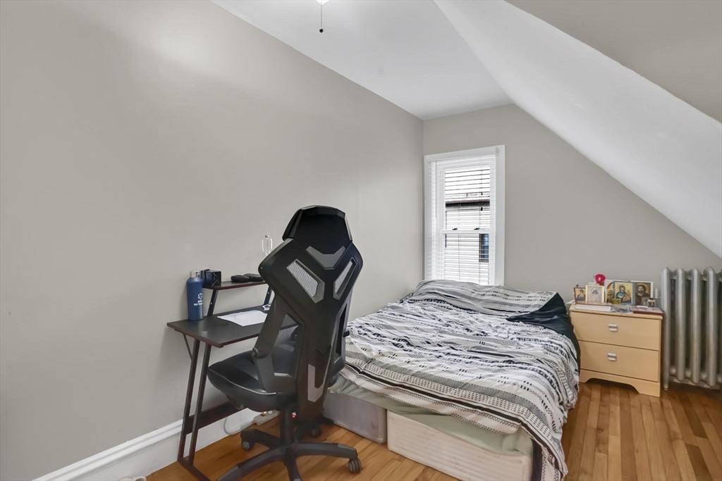 40 Laurel Street Holyoke, MA 01040 - Photo 9 of 42
