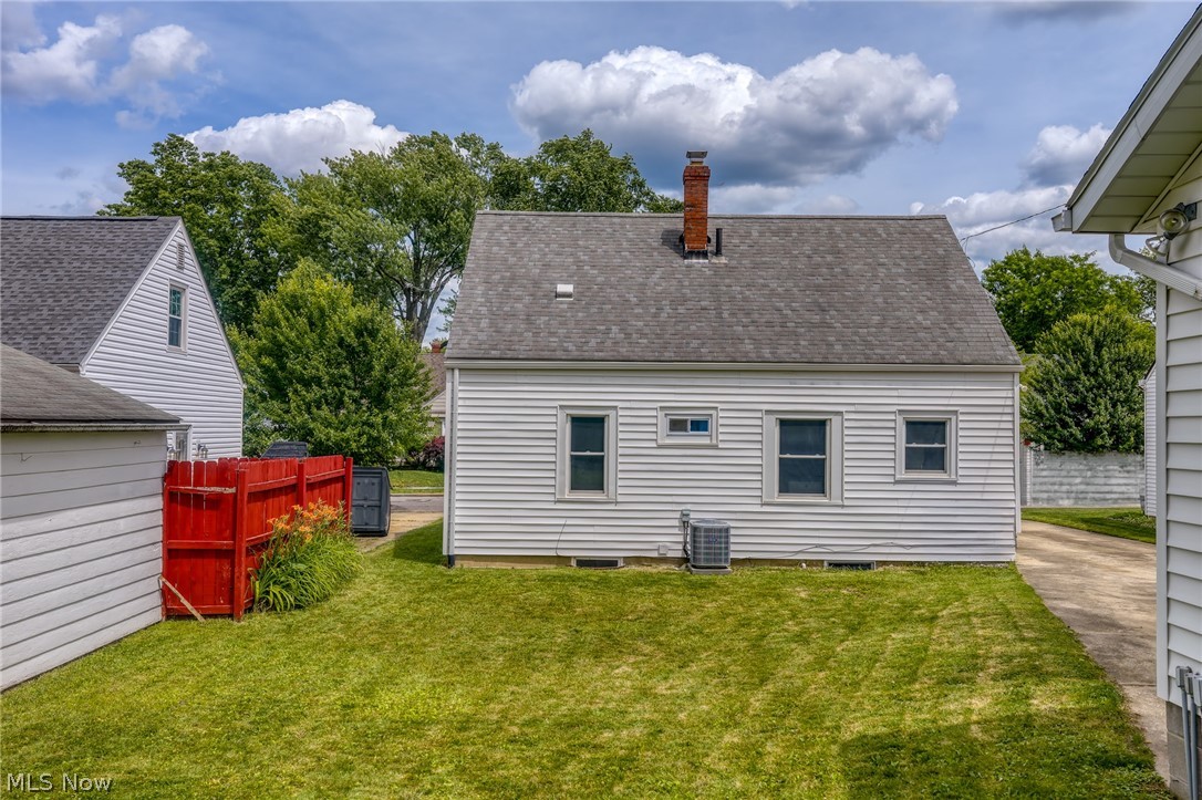 2376 Harding Road Cuyahoga Falls, OH 44223 - Photo 21 of 25
