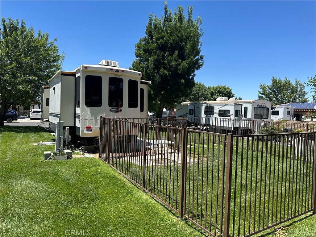 11591 Ridgemark Road Apple Valley, CA 92308 - Photo 8 of 24