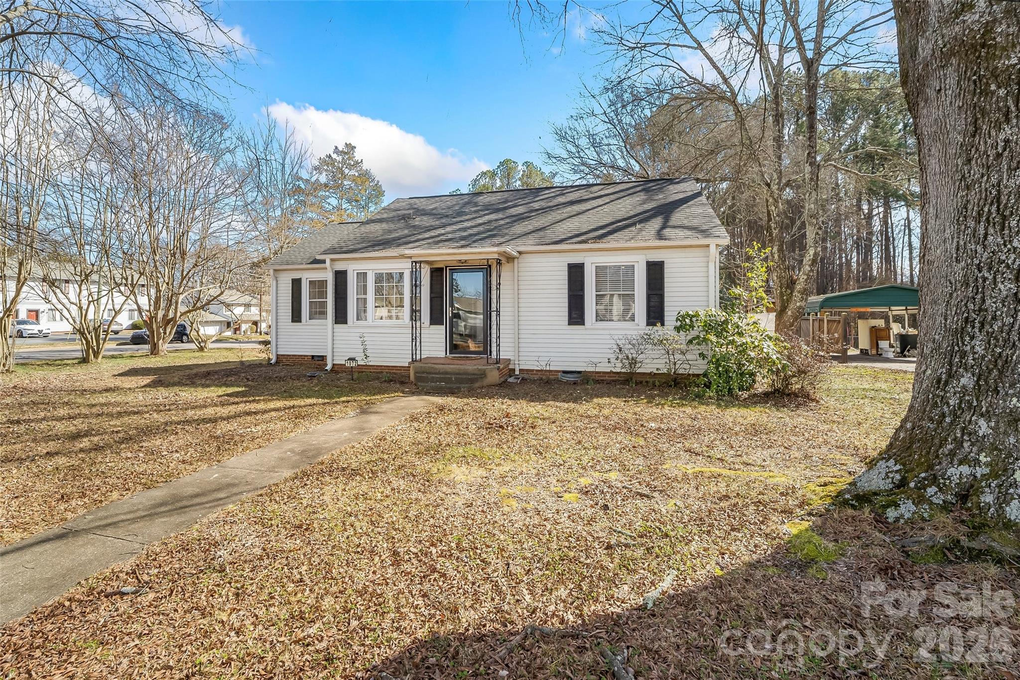 1072 5th Street Northeast Hickory, NC 28601 - Photo 26 of 33 a front view of house with yard