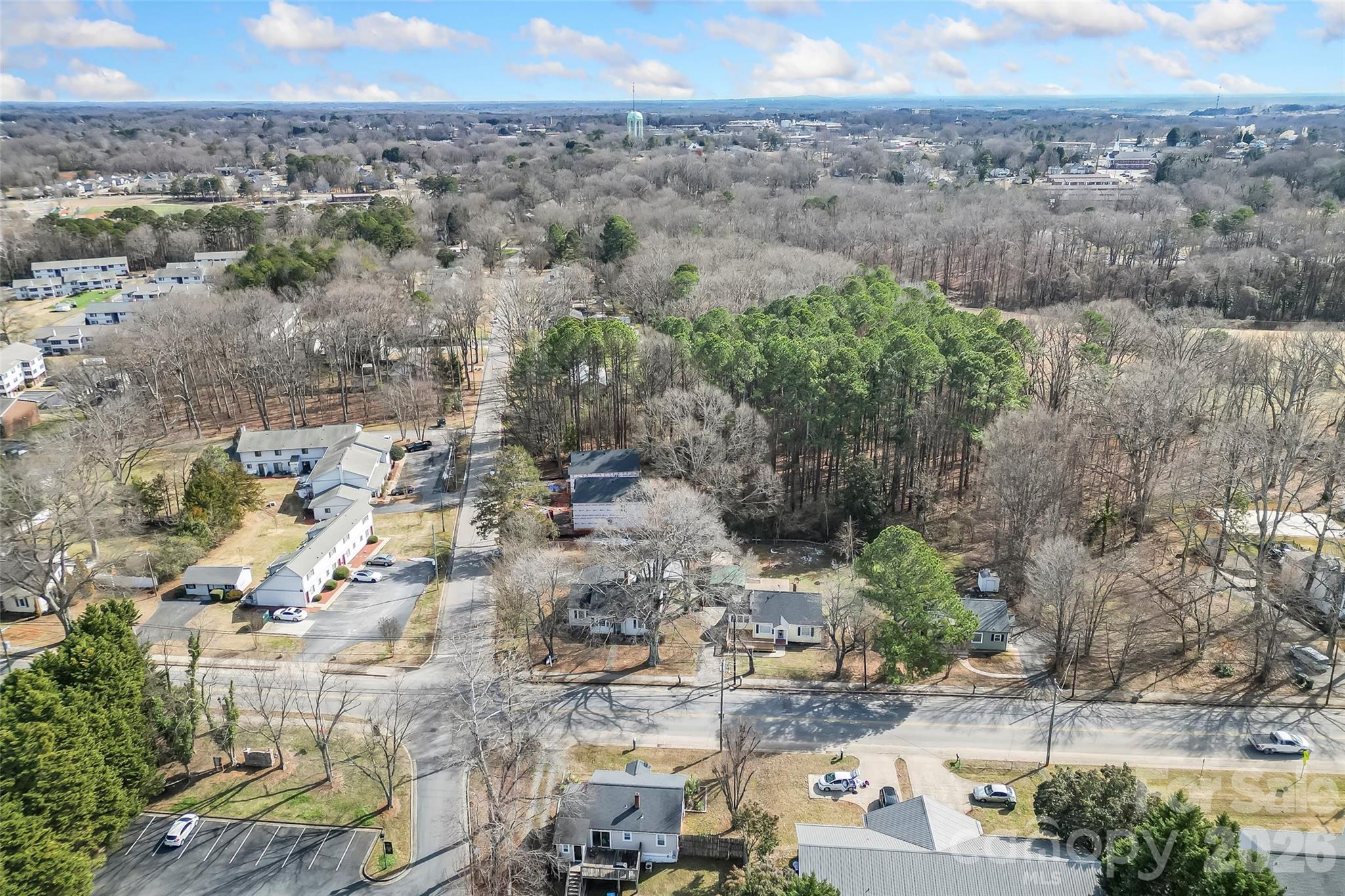 1072 5th Street Northeast Hickory, NC 28601 - Photo 31 of 33 an aerial view of multiple house