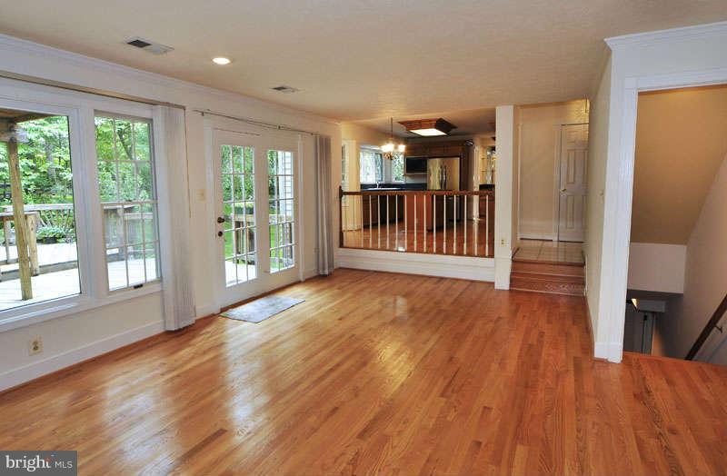 53 Rutherford Circle Sterling, VA 20165 - Photo 6 of 29 Family Room