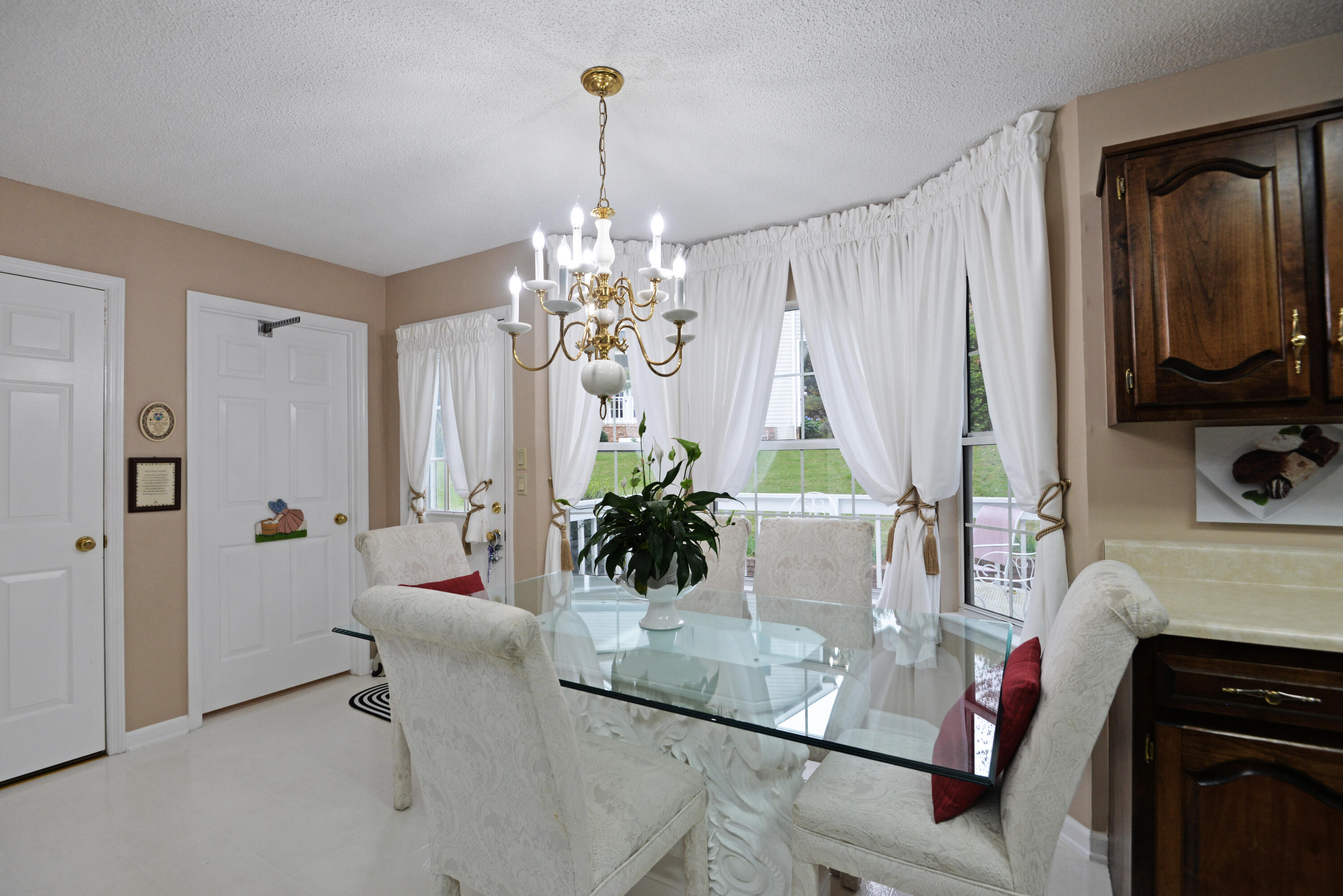 113 Masters Road Hixson, TN 37343 - Photo 18 of 42 Breakfast area