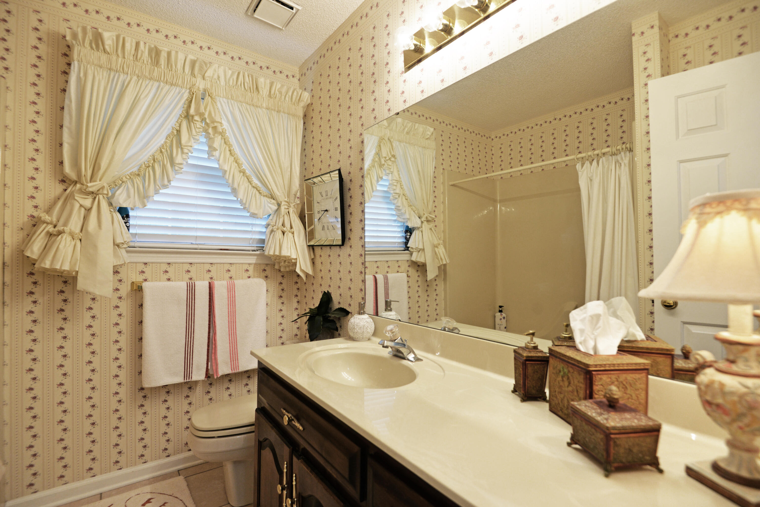 113 Masters Road Hixson, TN 37343 - Photo 29 of 42 Hall bath