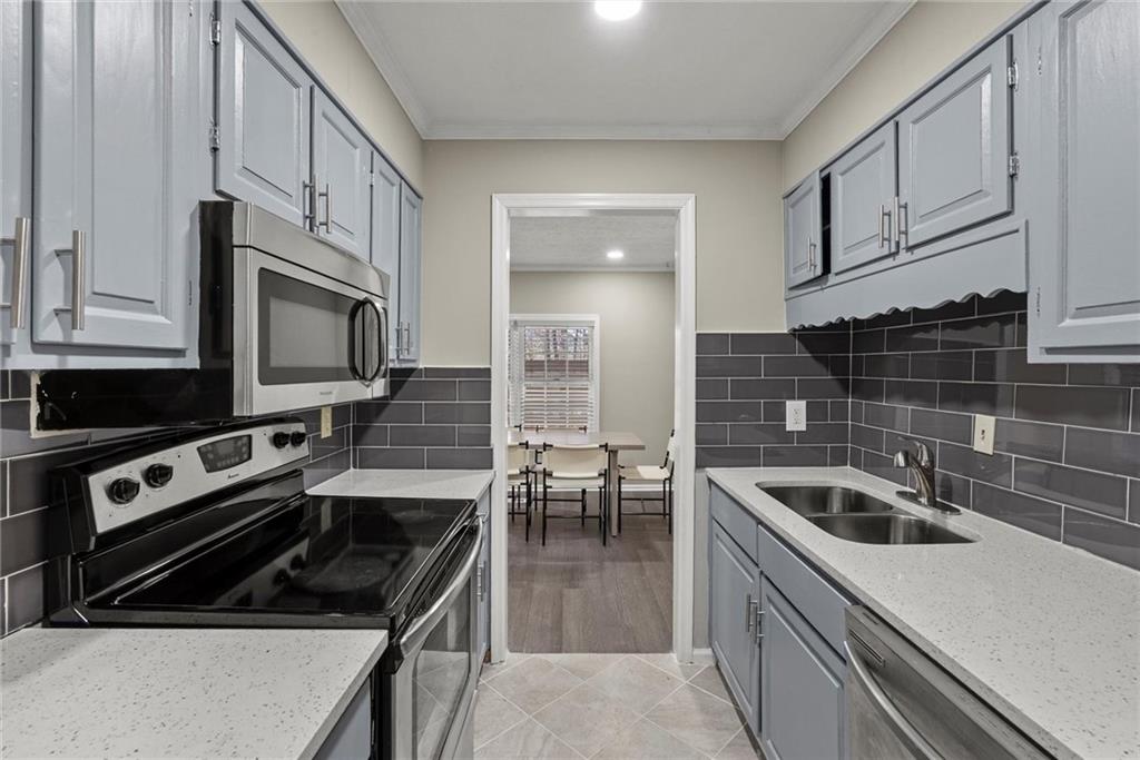 105 Glen Acres Court Decatur, GA 30035 - Photo 8 of 33