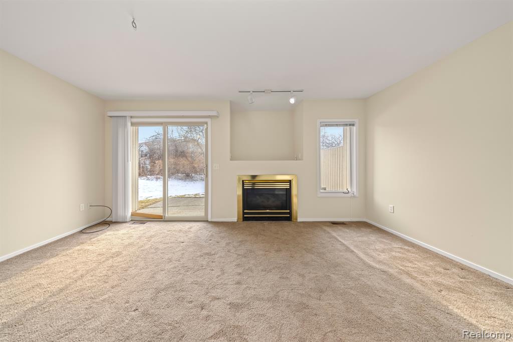 39449 Country Lane Novi, MI 48375 - Photo 12 of 29