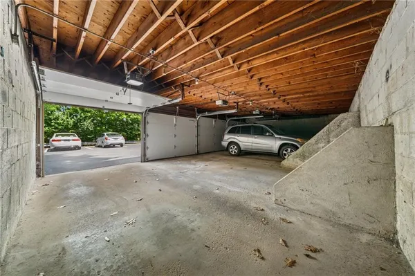 $290,000 | 53 Highland Road, Unit 403404, Bethel Park, PA 15102