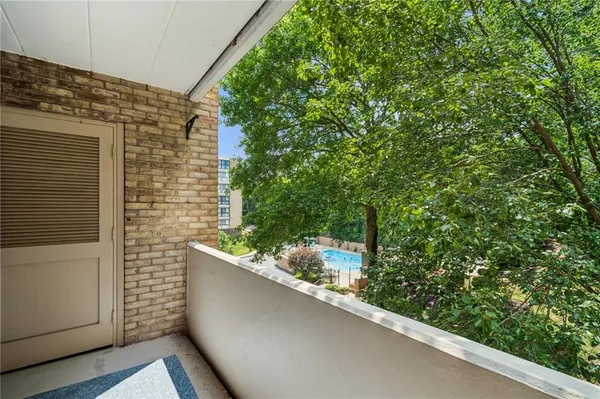 $290,000 | 53 Highland Road, Unit 403404, Bethel Park, PA 15102