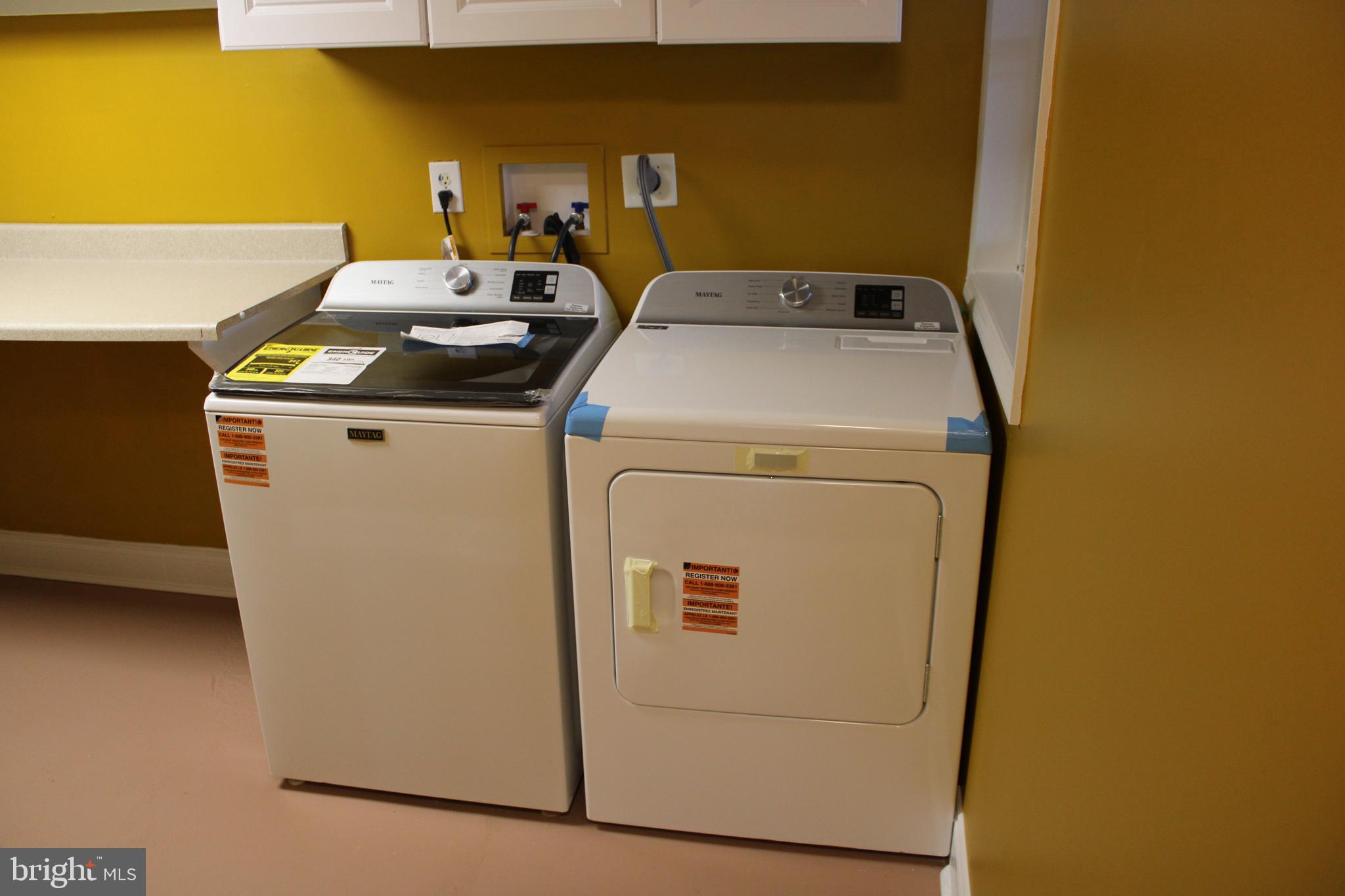 28 Henry Way Linden, VA 22642 - Photo 51 of 85 a utility room with dryer and washer
