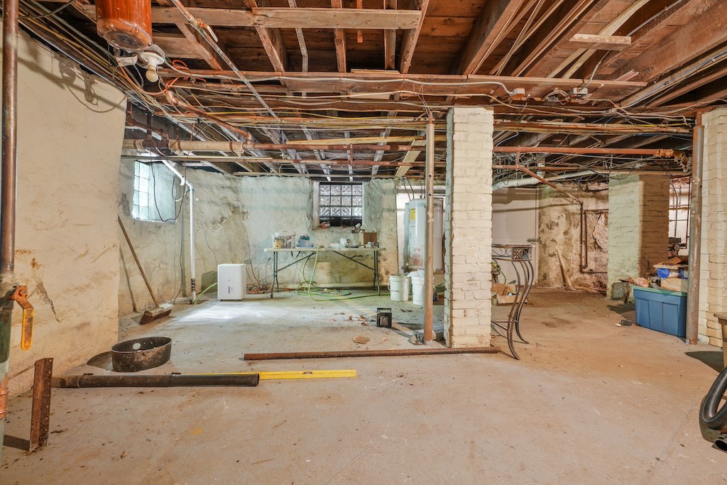 185 Stafford Road Tiverton, RI 02878 - Photo 13 of 24