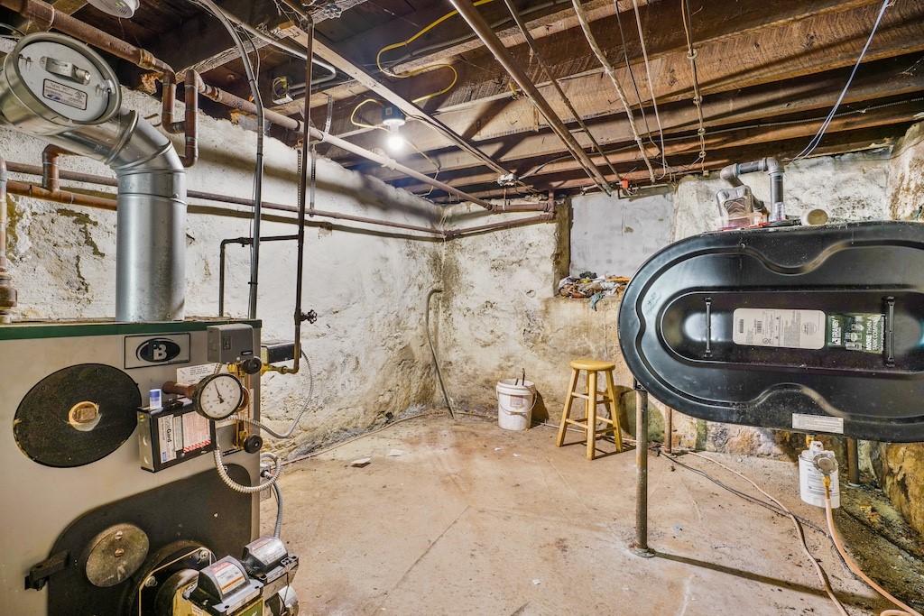 185 Stafford Road Tiverton, RI 02878 - Photo 14 of 24