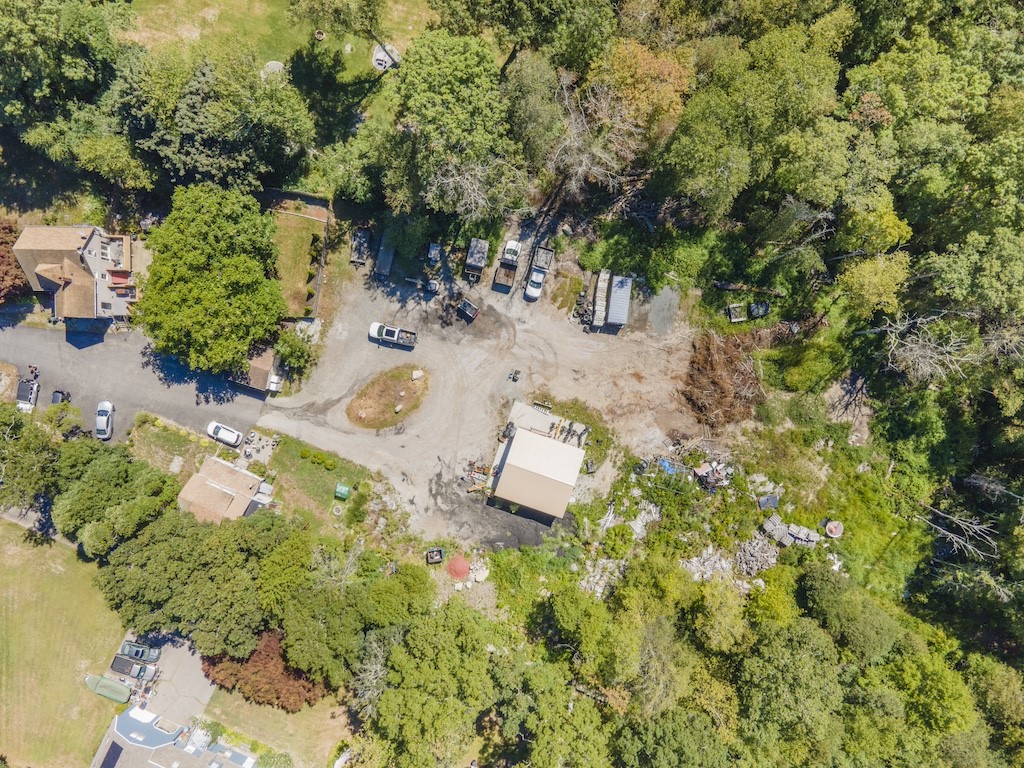 185 Stafford Road Tiverton, RI 02878 - Photo 4 of 24