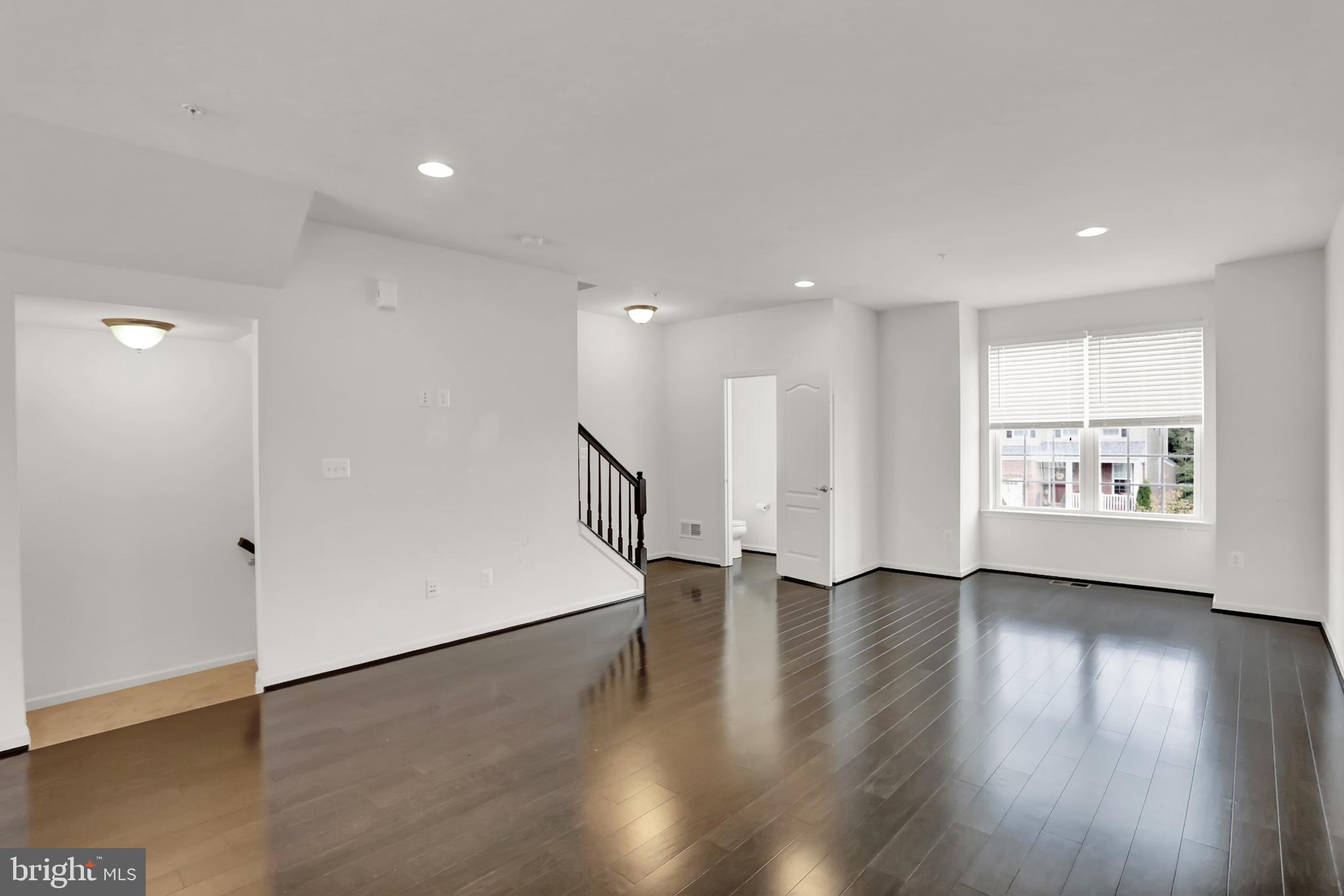 931 Ramble Run Road Baltimore, MD 21220 - Photo 13 of 40 Living Room