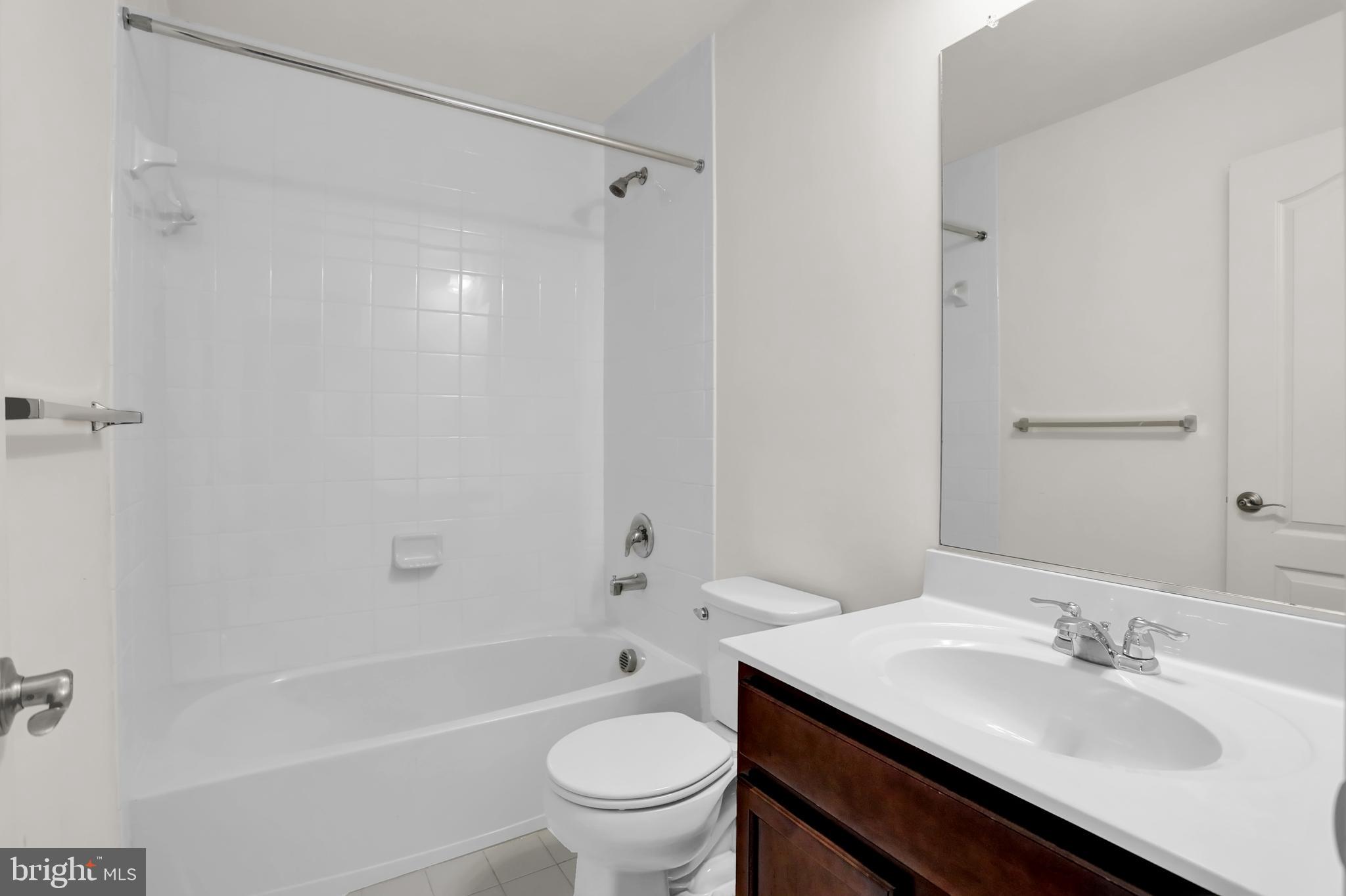 931 Ramble Run Road Baltimore, MD 21220 - Photo 23 of 40 Hall Bathroom on Upper Level