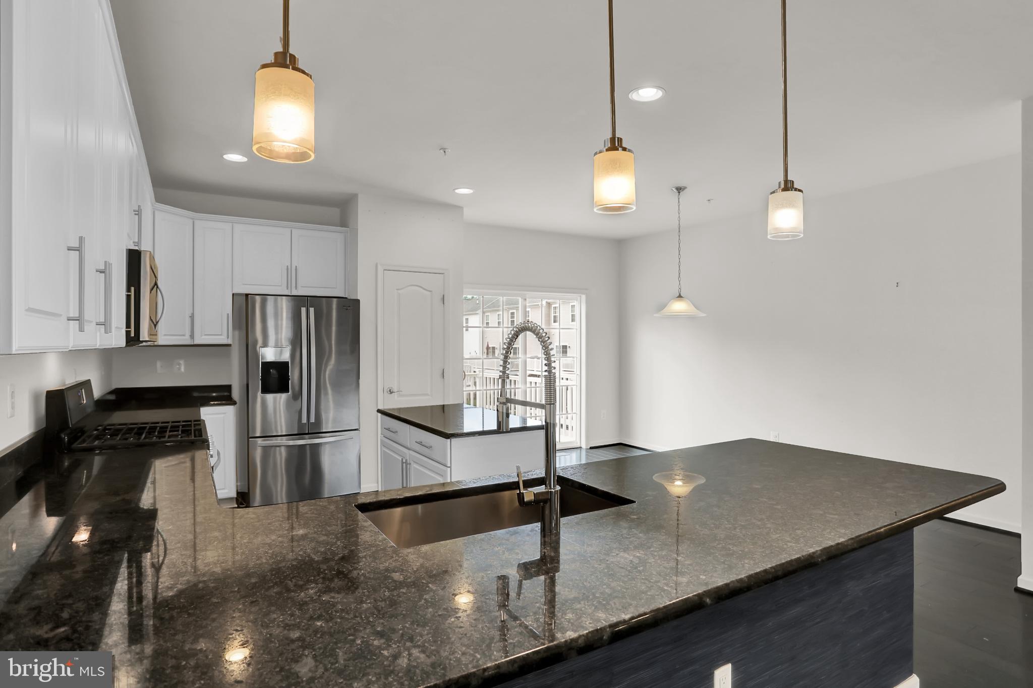 931 Ramble Run Road Baltimore, MD 21220 - Photo 6 of 40 Beautiful Cabinetry and Granite Counters