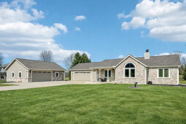 $599,000 | 6156 Gwen Lane, Allenton, WI 53002