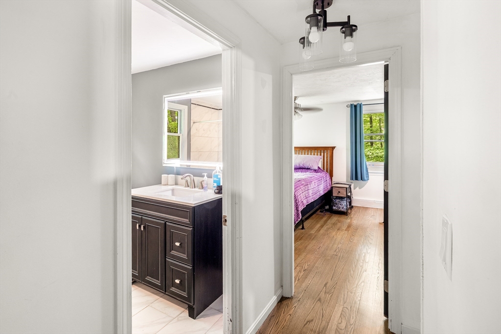 9 Colonial Road Sutton, MA 01590 - Photo 25 of 35