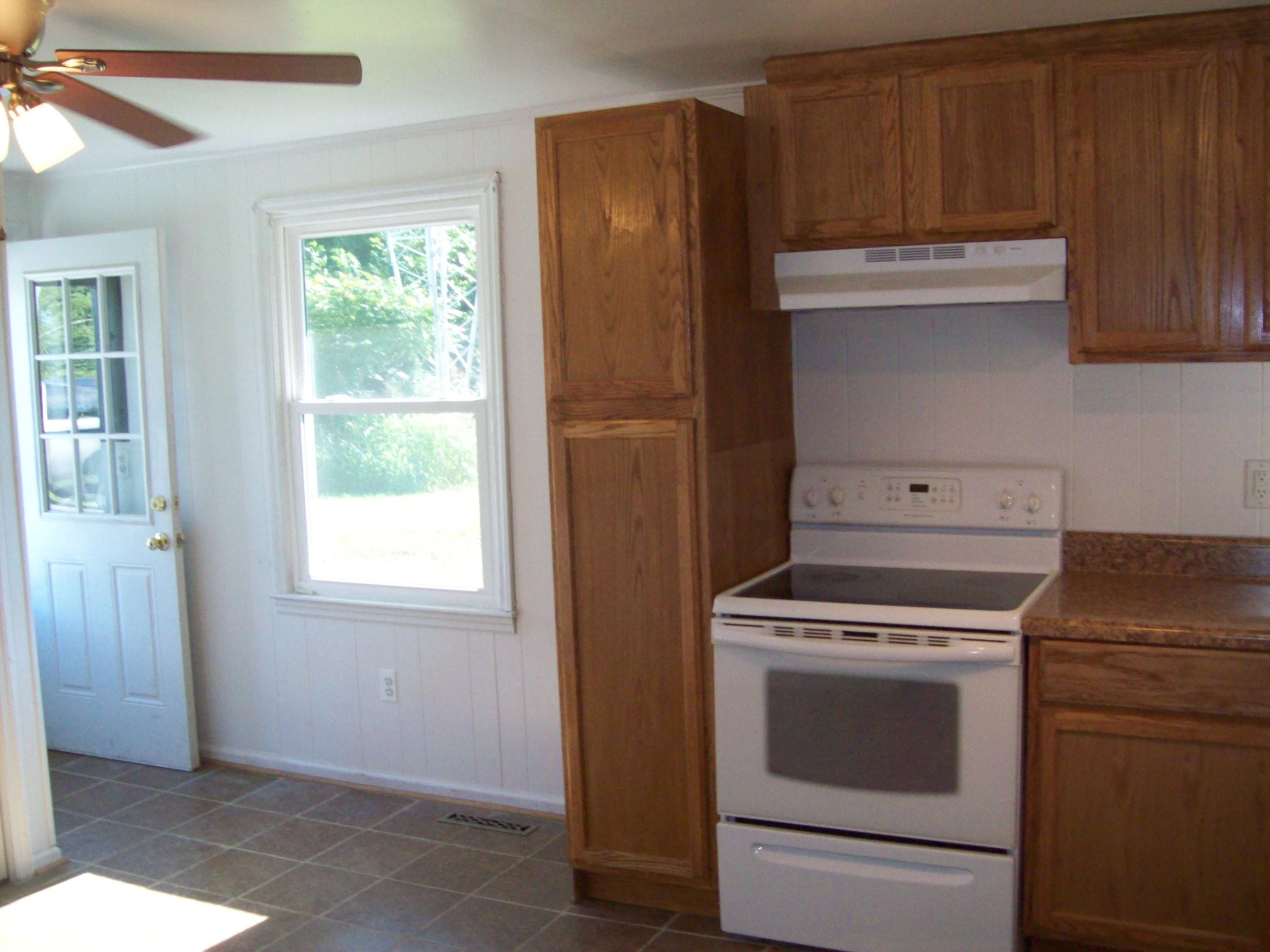 2869 Nemmo Road Vinton, VA 24179 - Photo 8 of 17 Eat-In Kitchen