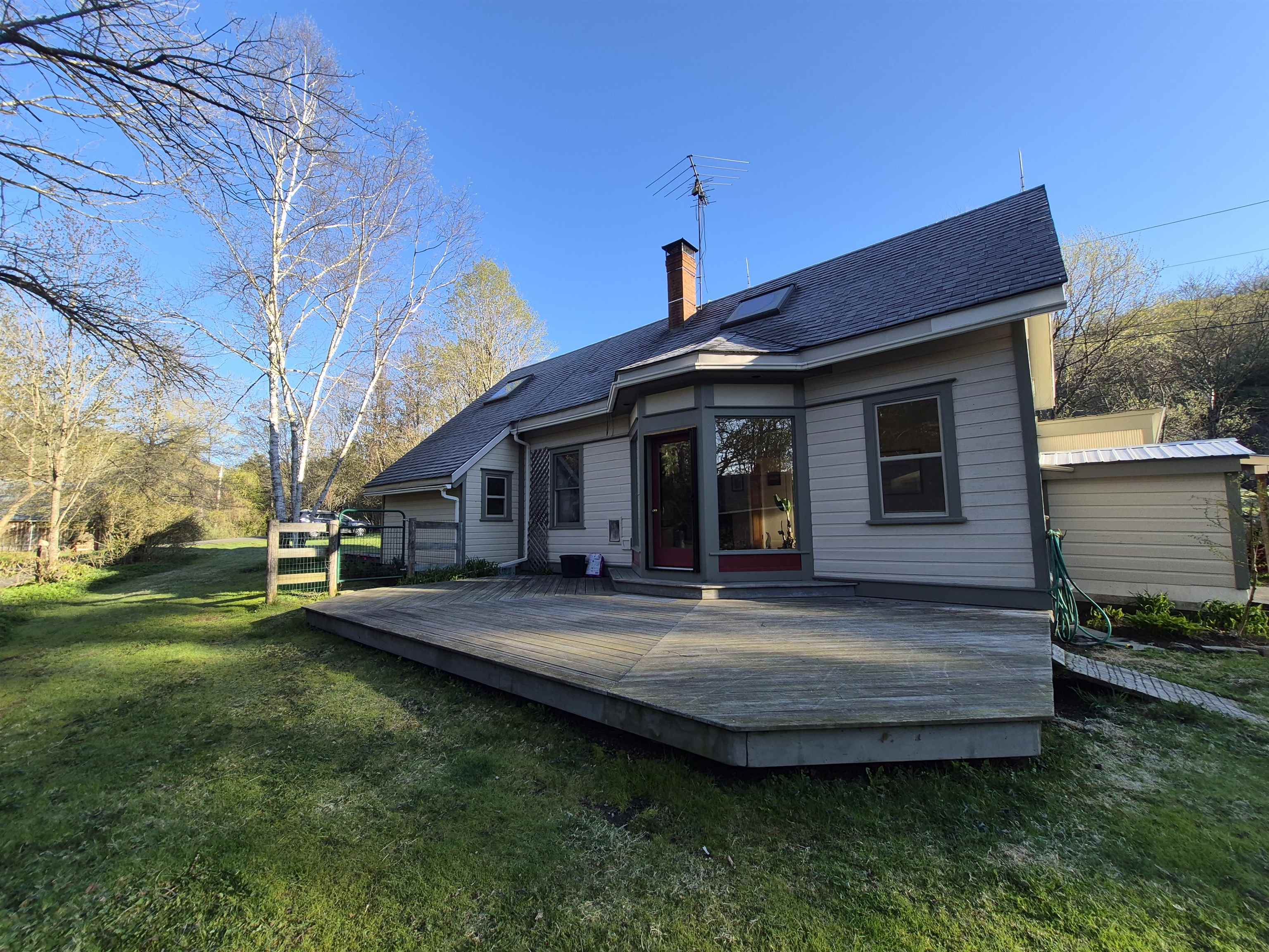 88 Falls Hill Road Tunbridge, VT 05077 - Photo 3 of 12