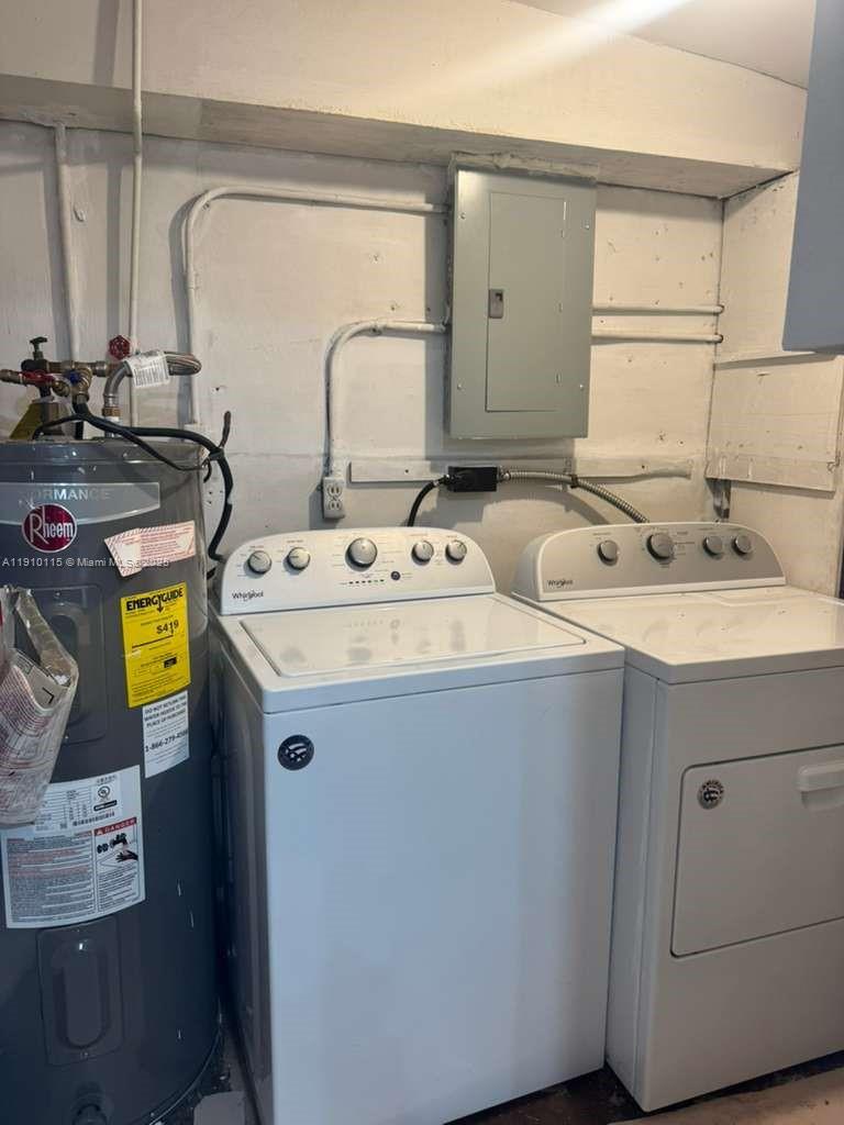 1517 Northwest 58th Avenue Margate, FL 33063 - Photo 13 of 25 LAUNDRY