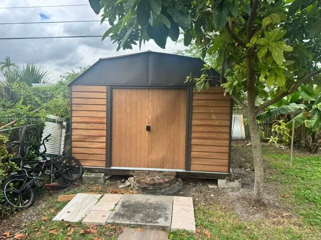 a front view of house with yard