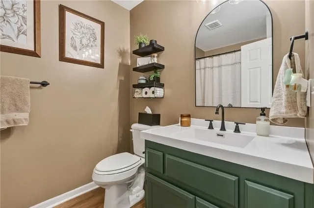 $299,900 | 210 East 22nd Street, Kearney, MO 64060