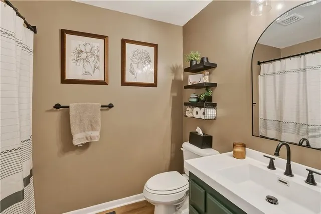 $299,900 | 210 East 22nd Street, Kearney, MO 64060