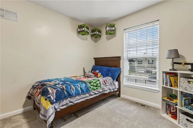 $299,900 | 210 East 22nd Street, Kearney, MO 64060