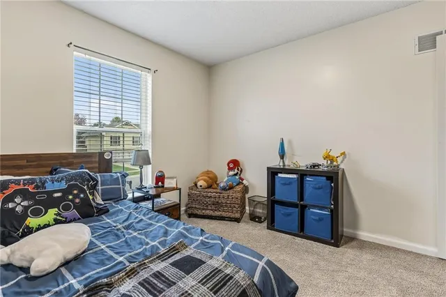 $299,900 | 210 East 22nd Street, Kearney, MO 64060