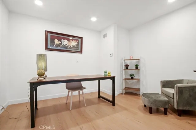 $1,190,000 | 2690 Senasac Avenue, Long Beach, CA 90815